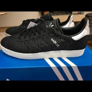NEW Adidas Gazelle, women’s 9.5 & 10